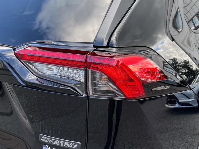 ＲＡＶ４ ハイブリッドアドベンチャー　パノラマルーフ　パノラミックビューモニター　ＢＳＭ　ＥＴＣ２．０　パワーバックドア　デジタルインナーミラー録画機能付き　ＡＣコンセント　Ｂｌｕｅｔｏｏｔｈ　寒冷地仕様　コネクティッドナビ（55枚目）