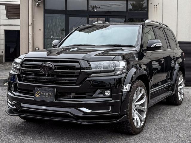 ランドクルーザー ＺＸ　Ｇ－フロンティア　メーカーオプションナビ　ＥＴＣ２．０　ＰＶＭ　ＢＳＭ　ムーンルーフ　　モデリスタエアロ　ガナドールマフラー　２２インチホイール　パワーバックドア　クールボックス　ＲＯＴＲＥＸタービンチャージャーＫＩＴ（3枚目）