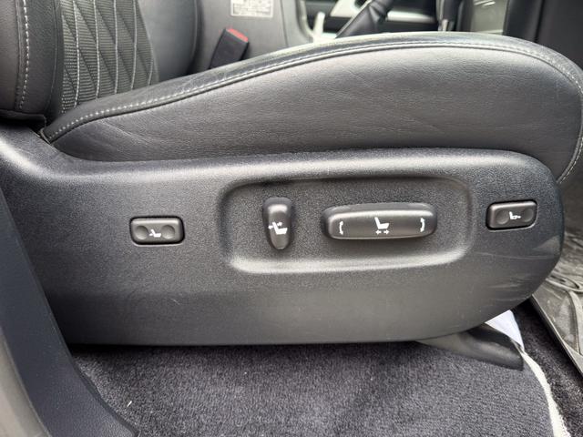 ランドクルーザー ＺＸ　Ｇ－フロンティア　メーカーオプションナビ　ＥＴＣ２．０　ＰＶＭ　ＢＳＭ　ムーンルーフ　　モデリスタエアロ　ガナドールマフラー　２２インチホイール　パワーバックドア　クールボックス　ＲＯＴＲＥＸタービンチャージャーＫＩＴ（9枚目）