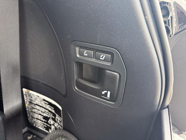 ランドクルーザー ＺＸ　Ｇ－フロンティア　メーカーオプションナビ　ＥＴＣ２．０　ＰＶＭ　ＢＳＭ　ムーンルーフ　　モデリスタエアロ　ガナドールマフラー　２２インチホイール　パワーバックドア　クールボックス　ＲＯＴＲＥＸタービンチャージャーＫＩＴ（12枚目）