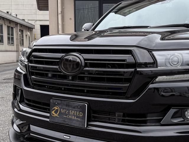 ランドクルーザー ＺＸ　Ｇ－フロンティア　メーカーオプションナビ　ＥＴＣ２．０　ＰＶＭ　ＢＳＭ　ムーンルーフ　　モデリスタエアロ　ガナドールマフラー　２２インチホイール　パワーバックドア　クールボックス　ＲＯＴＲＥＸタービンチャージャーＫＩＴ（17枚目）