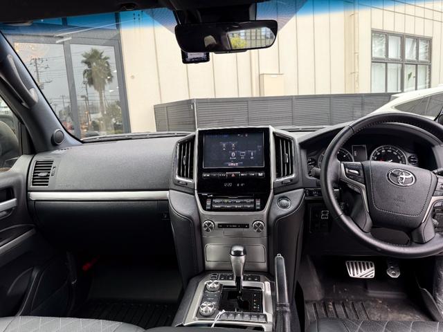 ランドクルーザー ＺＸ　Ｇ－フロンティア　メーカーオプションナビ　ＥＴＣ２．０　ＰＶＭ　ＢＳＭ　ムーンルーフ　　モデリスタエアロ　ガナドールマフラー　２２インチホイール　パワーバックドア　クールボックス　ＲＯＴＲＥＸタービンチャージャーＫＩＴ（21枚目）