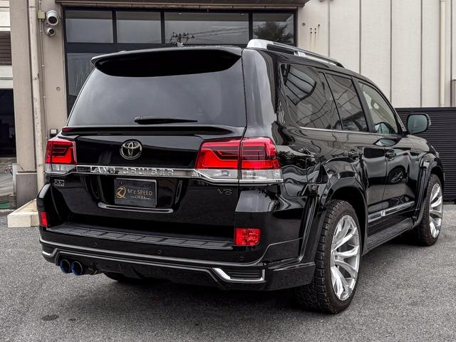 ランドクルーザー ＺＸ　Ｇ－フロンティア　メーカーオプションナビ　ＥＴＣ２．０　ＰＶＭ　ＢＳＭ　ムーンルーフ　　モデリスタエアロ　ガナドールマフラー　２２インチホイール　パワーバックドア　クールボックス　ＲＯＴＲＥＸタービンチャージャーＫＩＴ（37枚目）