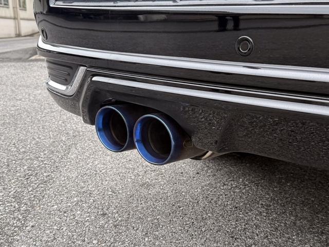 ランドクルーザー ＺＸ　Ｇ－フロンティア　メーカーオプションナビ　ＥＴＣ２．０　ＰＶＭ　ＢＳＭ　ムーンルーフ　　モデリスタエアロ　ガナドールマフラー　２２インチホイール　パワーバックドア　クールボックス　ＲＯＴＲＥＸタービンチャージャーＫＩＴ（44枚目）