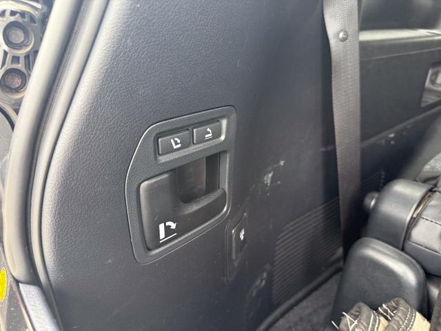 ランドクルーザー ＺＸ　Ｇ－フロンティア　メーカーオプションナビ　ＥＴＣ２．０　ＰＶＭ　ＢＳＭ　ムーンルーフ　　モデリスタエアロ　ガナドールマフラー　２２インチホイール　パワーバックドア　クールボックス　ＲＯＴＲＥＸタービンチャージャーＫＩＴ（45枚目）