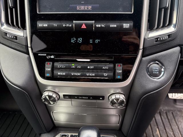 ランドクルーザー ＺＸ　Ｇ－フロンティア　メーカーオプションナビ　ＥＴＣ２．０　ＰＶＭ　ＢＳＭ　ムーンルーフ　　モデリスタエアロ　ガナドールマフラー　２２インチホイール　パワーバックドア　クールボックス　ＲＯＴＲＥＸタービンチャージャーＫＩＴ（54枚目）