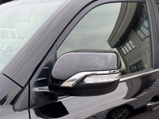 ランドクルーザー ＺＸ　Ｇ－フロンティア　メーカーオプションナビ　ＥＴＣ２．０　ＰＶＭ　ＢＳＭ　ムーンルーフ　　モデリスタエアロ　ガナドールマフラー　２２インチホイール　パワーバックドア　クールボックス　ＲＯＴＲＥＸタービンチャージャーＫＩＴ（61枚目）