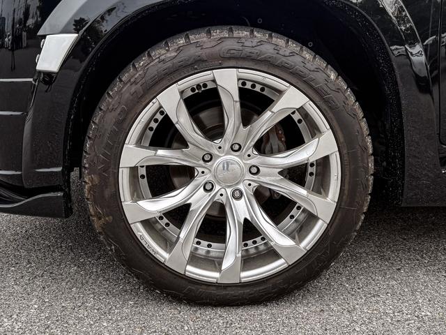 ランドクルーザー ＺＸ　Ｇ－フロンティア　メーカーオプションナビ　ＥＴＣ２．０　ＰＶＭ　ＢＳＭ　ムーンルーフ　　モデリスタエアロ　ガナドールマフラー　２２インチホイール　パワーバックドア　クールボックス　ＲＯＴＲＥＸタービンチャージャーＫＩＴ（63枚目）