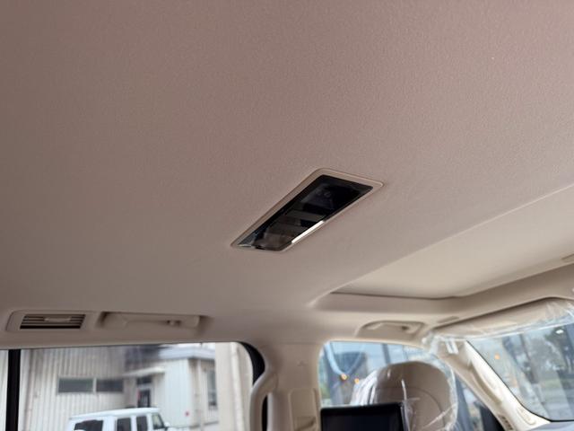 ランドクルーザー ＺＸ　登録済み未使用車　ＴコネクトＳＤナビ　ＪＢＬスピーカー　リヤエンターシステム　寒冷地仕様　ＰＶＭ　ＢＳＭ　ＥＴＣ２．０　リヤデフロック　ルーフレール　空気圧警報システム　クールボックス　ルーフレール（19枚目）