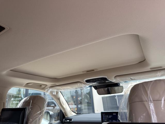 ランドクルーザー ＺＸ　登録済み未使用車　ＴコネクトＳＤナビ　ＪＢＬスピーカー　リヤエンターシステム　寒冷地仕様　ＰＶＭ　ＢＳＭ　ＥＴＣ２．０　リヤデフロック　ルーフレール　空気圧警報システム　クールボックス　ルーフレール（23枚目）