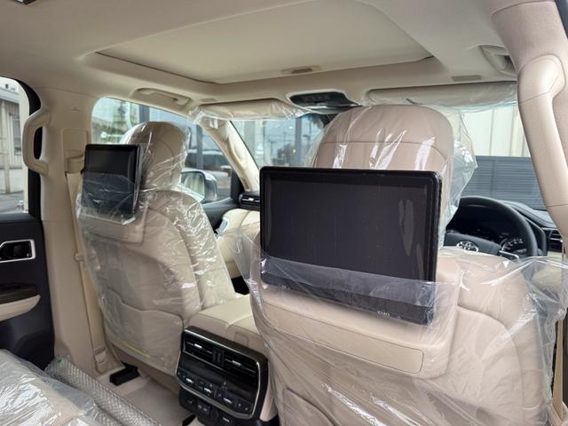 ランドクルーザー ＺＸ　登録済み未使用車　ＴコネクトＳＤナビ　ＪＢＬスピーカー　リヤエンターシステム　寒冷地仕様　ＰＶＭ　ＢＳＭ　ＥＴＣ２．０　リヤデフロック　ルーフレール　空気圧警報システム　クールボックス　ルーフレール（27枚目）