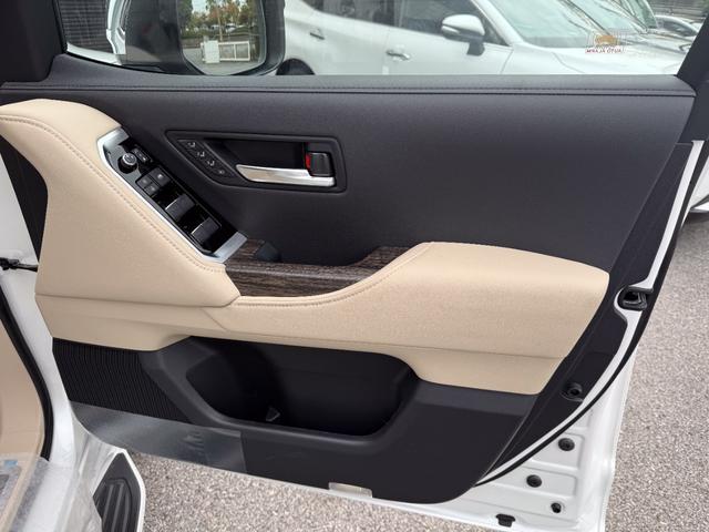ランドクルーザー ＺＸ　登録済み未使用車　ＴコネクトＳＤナビ　ＪＢＬスピーカー　リヤエンターシステム　寒冷地仕様　ＰＶＭ　ＢＳＭ　ＥＴＣ２．０　リヤデフロック　ルーフレール　空気圧警報システム　クールボックス　ルーフレール（46枚目）