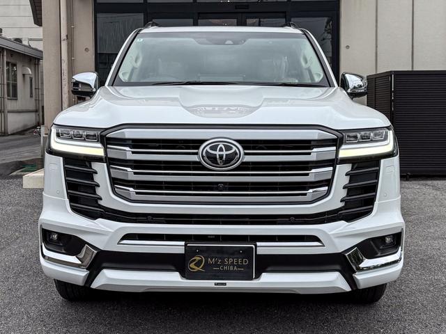 ランドクルーザー ＺＸ　登録済み未使用車　ＴコネクトＳＤナビ　ＪＢＬスピーカー　リヤエンターシステム　寒冷地仕様　ＰＶＭ　ＢＳＭ　ＥＴＣ２．０　リヤデフロック　ルーフレール　空気圧警報システム　クールボックス　ルーフレール（55枚目）