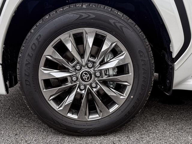 ランドクルーザー ＺＸ　登録済み未使用車　ＴコネクトＳＤナビ　ＪＢＬスピーカー　リヤエンターシステム　寒冷地仕様　ＰＶＭ　ＢＳＭ　ＥＴＣ２．０　リヤデフロック　ルーフレール　空気圧警報システム　クールボックス　ルーフレール（64枚目）