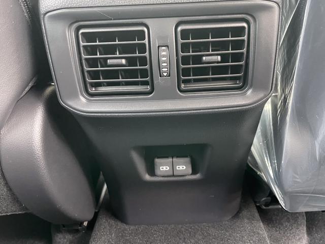 ＲＡＶ４ ハイブリッドアドベンチャー　パノラマルーフ　パノラミックビューモニター　ＢＳＭ　ＥＴＣ２．０　パワーバックドア　デジタルインナーミラー録画機能付き　ＡＣコンセント　Ｂｌｕｅｔｏｏｔｈ　寒冷地仕様　コネクティッドナビ　リヤフォグ（35枚目）