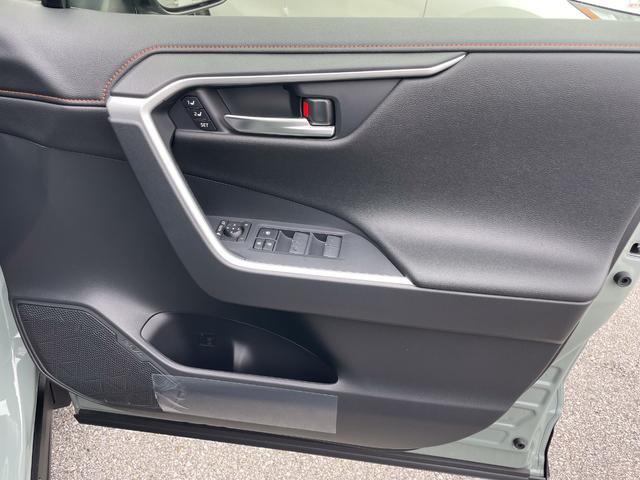 ＲＡＶ４ ハイブリッドアドベンチャー　パノラマルーフ　パノラミックビューモニター　ＢＳＭ　ＥＴＣ２．０　パワーバックドア　デジタルインナーミラー録画機能付き　ＡＣコンセント　Ｂｌｕｅｔｏｏｔｈ　寒冷地仕様　コネクティッドナビ　リヤフォグ（50枚目）