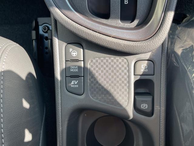 ヤリスクロス ハイブリッド　ＧＲスポーツ　トヨタチームメイト　パノラミックビューモニター　ステアリングヒーター　ＥＴＣ２．０　アクセサリーコンセント　Ｂｌｕｅｔｏｏｔｈ　コネクティッドナビ　ハンズフリーパワーバックドア　ＢＳＭ　シートヒーター（17枚目）