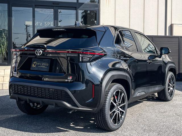 ヤリスクロス ハイブリッド　ＧＲスポーツ　トヨタチームメイト　パノラミックビューモニター　ステアリングヒーター　ＥＴＣ２．０　アクセサリーコンセント　Ｂｌｕｅｔｏｏｔｈ　コネクティッドナビ　ハンズフリーパワーバックドア　ＢＳＭ　シートヒーター（44枚目）