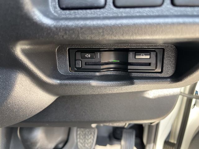 ハイエースバン スーパーＧＬ　ダークプライムＩＩ　両側電動スライドドア　アルパイン１１インチナビ　バックカメラ　ＥＴＣ　Ｂｌｕｅｔｏｏｔｈ　フルセグＴＶ　スマートキー　シートカバー　ローダウン　１７インチアルミホイール　ディーゼルエンジン（13枚目）
