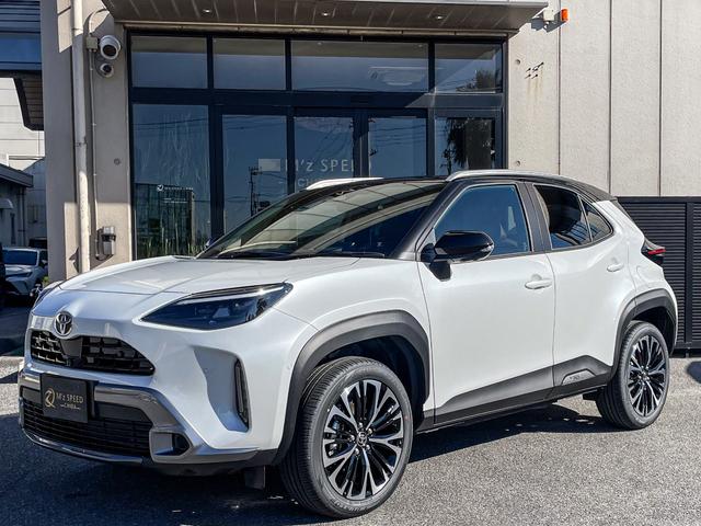 ヤリスクロス ハイブリッドＺ　アドベンチャー　コネクティッドナビ　Ｂｌｕｅｔｏｏｔｈ　ＥＴＣ２．０　ＢＳＭ　ＰＶＭ　ハンズフリーパワーバックドア　ＡＣコンセント　寒冷地仕様　アタブティブハイビームシステム　　トヨタチームメイト　ブラウン内装（3枚目）