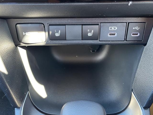 ヤリスクロス ハイブリッドＺ　アドベンチャー　コネクティッドナビ　Ｂｌｕｅｔｏｏｔｈ　ＥＴＣ２．０　ＢＳＭ　ＰＶＭ　ハンズフリーパワーバックドア　ＡＣコンセント　寒冷地仕様　アタブティブハイビームシステム　　トヨタチームメイト　ブラウン内装（35枚目）