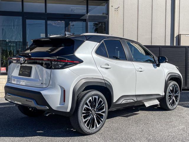 ヤリスクロス ハイブリッドＺ　アドベンチャー　コネクティッドナビ　Ｂｌｕｅｔｏｏｔｈ　ＥＴＣ２．０　ＢＳＭ　ＰＶＭ　ハンズフリーパワーバックドア　ＡＣコンセント　寒冷地仕様　アタブティブハイビームシステム　　トヨタチームメイト　ブラウン内装（46枚目）