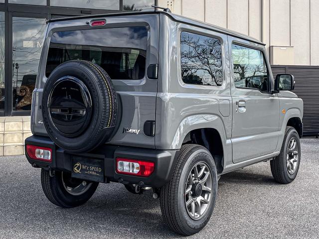 ジムニー ＸＣ　届出済未使用車　５型　ＭＴ　衝突軽減装置　シートヒーター　ＬＥＤへッドライト　追従式クルーズコントロール　オートマチックハイビーム　車線逸脱警報革巻きハンドル　ステアリングスイッチ　オートエアコン（8枚目）
