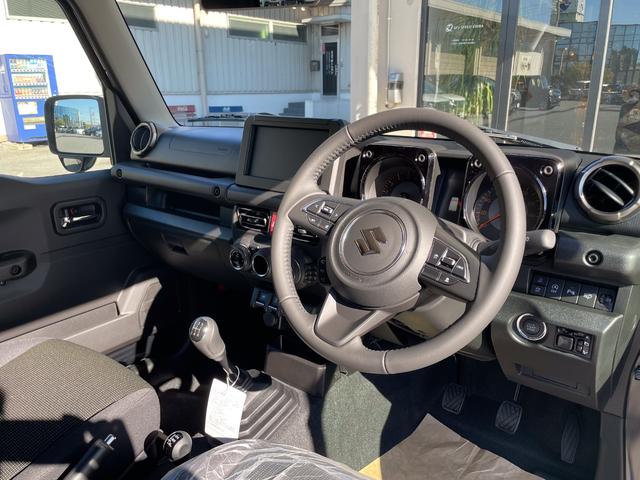 ジムニー ＸＣ　届出済未使用車　５型　ＭＴ　衝突軽減装置　シートヒーター　ＬＥＤへッドライト　追従式クルーズコントロール　オートマチックハイビーム　車線逸脱警報革巻きハンドル　ステアリングスイッチ　オートエアコン（31枚目）