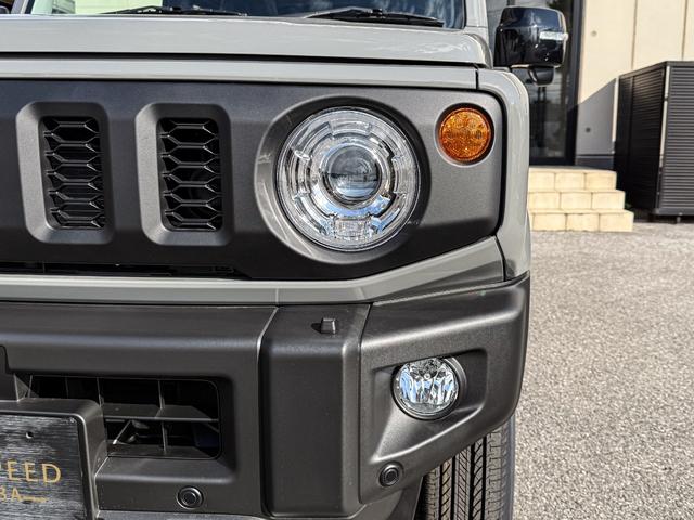 ジムニー ＸＣ　届出済未使用車　５型　ＭＴ　衝突軽減装置　シートヒーター　ＬＥＤへッドライト　追従式クルーズコントロール　オートマチックハイビーム　車線逸脱警報革巻きハンドル　ステアリングスイッチ　オートエアコン（37枚目）