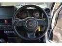 新車はオーディオレスの為、お好みのナビをインストール可能。また新車オーダーであればAT車でもご用意可能です。