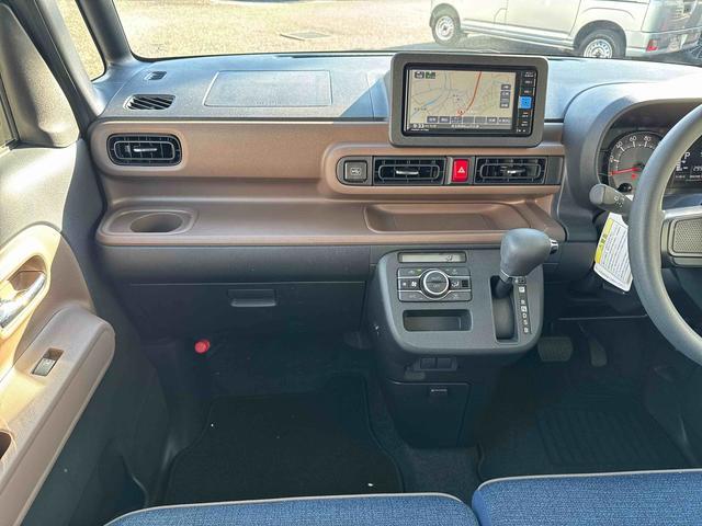 ムーヴキャンバス セオリーＸ　フルセグナビＴＶ　　ＤＶＤ再生　　オートライト　フルセグＴＶ　オートマチックハイビーム　ソナー　禁煙車　キーフリーシステム　横滑り防止機能　ＤＶＤ再生　アイドリングＳＴＯＰ　スマートキー　オートライト　ＡＢＳ　衝突安全ボディ　ベンチシート　サポカー（22枚目）