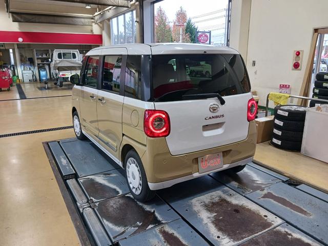 ムーヴキャンバス ストライプスＧ　走行１．４ｋｍ　当店代車上がりの１台です♪　１年保証距離無制限　走行距離１３９０６キロ　　バックカメラ　　純正マット　ＬＥＤヘッドランプ　アイドリングストップ　両側電動スライドドア　プッシュボタンスタート（5枚目）