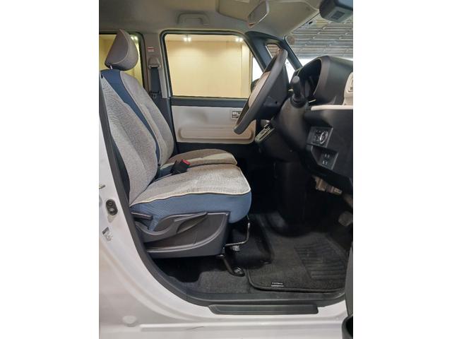 ムーヴキャンバス ストライプスＧ　走行１．４ｋｍ　当店代車上がりの１台です♪　１年保証距離無制限　走行距離１３９０６キロ　　バックカメラ　　純正マット　ＬＥＤヘッドランプ　アイドリングストップ　両側電動スライドドア　プッシュボタンスタート（8枚目）