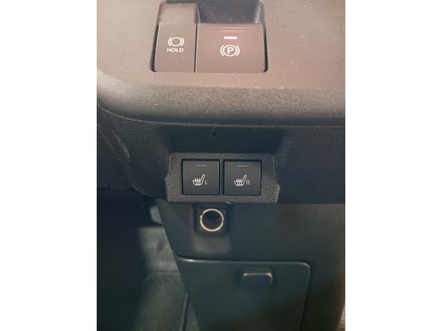 ムーヴキャンバス ストライプスＧ　走行１．４ｋｍ　当店代車上がりの１台です♪　１年保証距離無制限　走行距離１３９０６キロ　　バックカメラ　　純正マット　ＬＥＤヘッドランプ　アイドリングストップ　両側電動スライドドア　プッシュボタンスタート（16枚目）