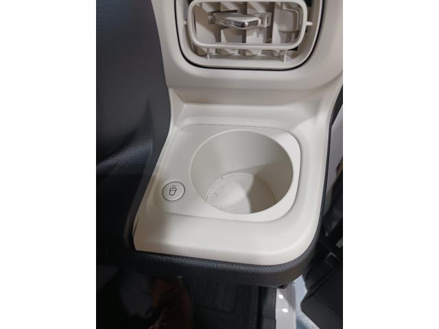 ムーヴキャンバス ストライプスＧ　走行１．４ｋｍ　当店代車上がりの１台です♪　１年保証距離無制限　走行距離１３９０６キロ　　バックカメラ　　純正マット　ＬＥＤヘッドランプ　アイドリングストップ　両側電動スライドドア　プッシュボタンスタート（17枚目）