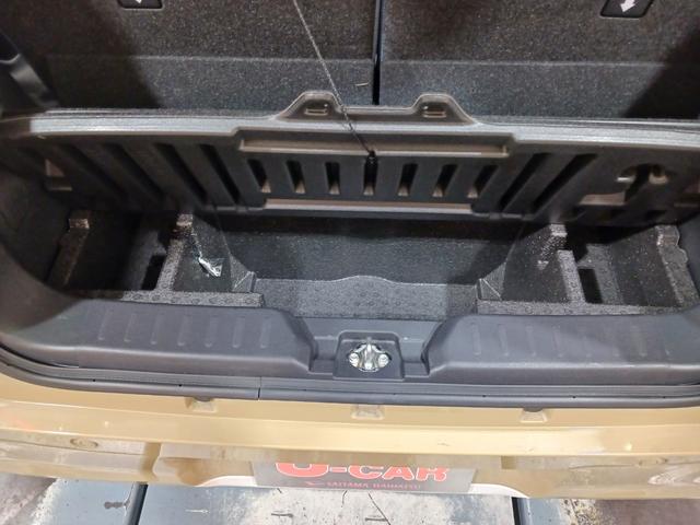 ムーヴキャンバス ストライプスＧ　走行１．４ｋｍ　当店代車上がりの１台です♪　１年保証距離無制限　走行距離１３９０６キロ　　バックカメラ　　純正マット　ＬＥＤヘッドランプ　アイドリングストップ　両側電動スライドドア　プッシュボタンスタート（21枚目）