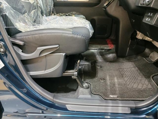 タント カスタムＲＳ走行距離６０３ｋｍ　当店試乗車上がりの１台です♪　１年保証距離無制限　走行距離６０３ｋｍ　純正フルセグナビ　ＥＴＣ　バックカメラ　ブルートゥース　純正マット　オートライト　シートヒーター　　オート格納式ドアミラー　キーフリー（6枚目）