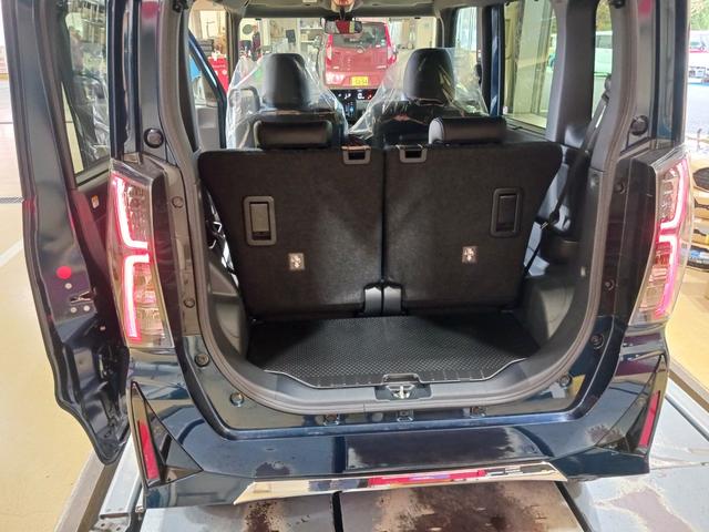 タント カスタムＲＳ走行距離６０３ｋｍ　当店試乗車上がりの１台です♪　１年保証距離無制限　走行距離６０３ｋｍ　純正フルセグナビ　ＥＴＣ　バックカメラ　ブルートゥース　純正マット　オートライト　シートヒーター　　オート格納式ドアミラー　キーフリー（17枚目）