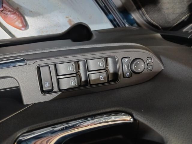 タント カスタムＲＳ走行距離６０３ｋｍ　当店試乗車上がりの１台です♪　１年保証距離無制限　走行距離６０３ｋｍ　純正フルセグナビ　ＥＴＣ　バックカメラ　ブルートゥース　純正マット　オートライト　シートヒーター　　オート格納式ドアミラー　キーフリー（22枚目）