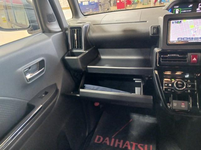 タント カスタムＲＳ走行距離６０３ｋｍ　当店試乗車上がりの１台です♪　１年保証距離無制限　走行距離６０３ｋｍ　純正フルセグナビ　ＥＴＣ　バックカメラ　ブルートゥース　純正マット　オートライト　シートヒーター　　オート格納式ドアミラー　キーフリー（31枚目）