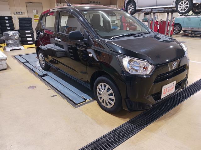 ミライース Ｌ　ＳＡＩＩＩ　走行４７１０キロ／オートライト／純正マット　１年保証距離無制限　走行距離４７１０キロ　助手席エアバッグ　オートライト　アイドリングストップ　スマートアシスト３　キーレスエントリー（3枚目）