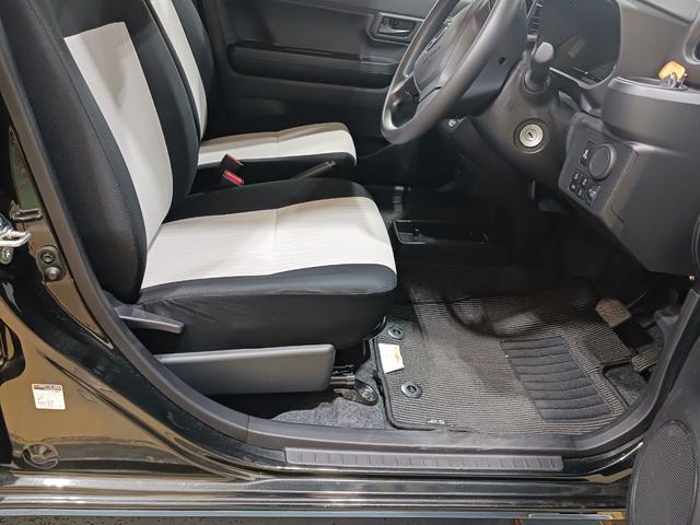 ミライース Ｌ　ＳＡＩＩＩ　走行４７１０キロ／オートライト／純正マット　１年保証距離無制限　走行距離４７１０キロ　助手席エアバッグ　オートライト　アイドリングストップ　スマートアシスト３　キーレスエントリー（7枚目）