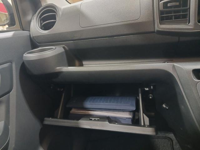 ミライース Ｌ　ＳＡＩＩＩ　走行４７１０キロ／オートライト／純正マット　１年保証距離無制限　走行距離４７１０キロ　助手席エアバッグ　オートライト　アイドリングストップ　スマートアシスト３　キーレスエントリー（13枚目）