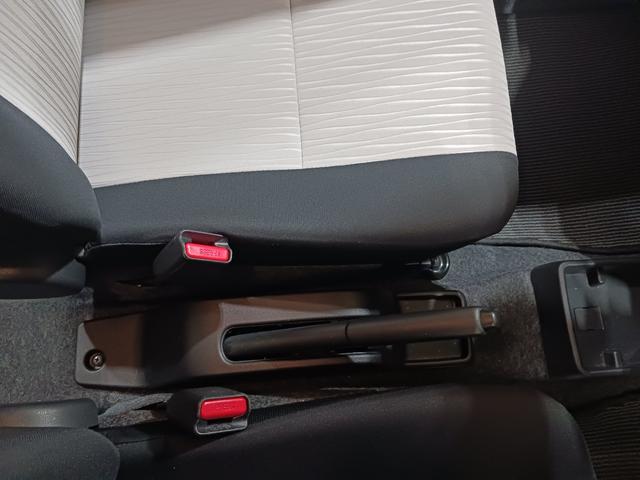 ミライース Ｌ　ＳＡＩＩＩ　走行４７１０キロ／オートライト／純正マット　１年保証距離無制限　走行距離４７１０キロ　助手席エアバッグ　オートライト　アイドリングストップ　スマートアシスト３　キーレスエントリー（14枚目）