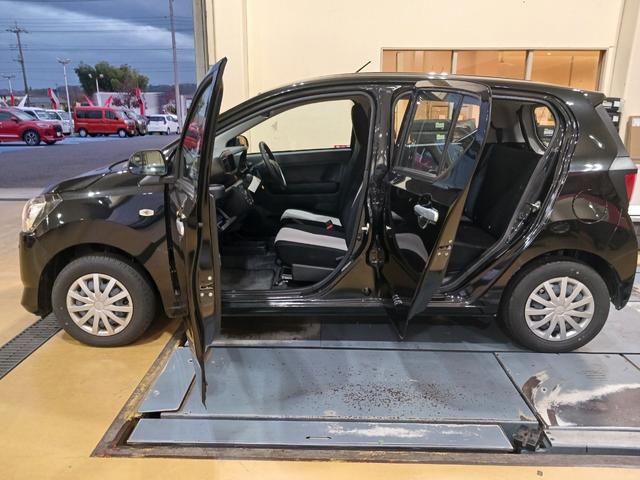 ミライース Ｌ　ＳＡＩＩＩ　走行４７１０キロ／オートライト／純正マット　１年保証距離無制限　走行距離４７１０キロ　助手席エアバッグ　オートライト　アイドリングストップ　スマートアシスト３　キーレスエントリー（18枚目）