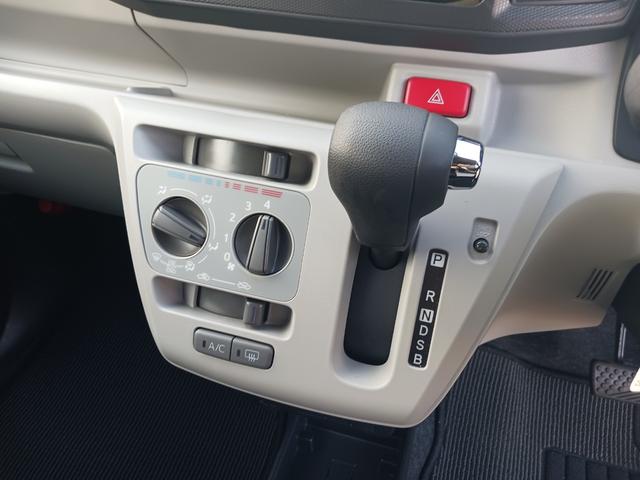 ミライース Ｘ　リミテッドＳＡＩＩＩ　衝突回避支援機能　コーナーセンサー　走行距離１１８６３キロ　１年保証・走行距離無制限　新車保証継承　ＬＥＤヘッドライト　バックカメラ　純正カーペットマット　スマートアシスト３　キーレスエントリー　電動格納ドアミラー（16枚目）