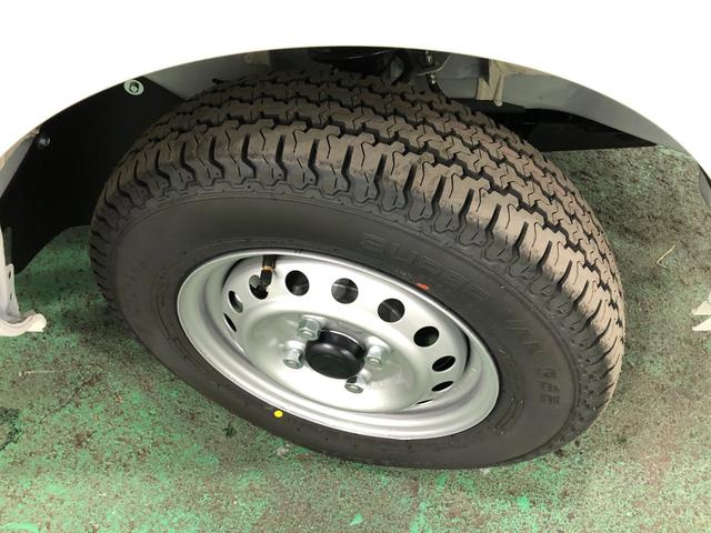 スタンダード　１年保証・距離無制限　走行距離７キロ　ＣＶＴ　四輪駆動　助手席エアバッグ　アイドリングストップ　キーレスエントリー　スマートアシスト(18枚目)