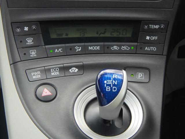 プリウス S 1年保証付 車検令和9年2月迄 走行30千Km ETC ナビ ワンセグ(16枚目)