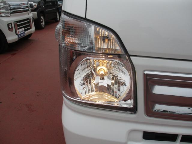 キャリイトラック KCエアコンパワステ農繁 6型 横滑り防止機能 オートライト 5MT車両 パートタイム4WD車両 AM・FMラジオ 点検整備記録簿 取扱説明書 マニュアルエアコン デフロック 荷台ステップ 荷台作業灯(6枚目)