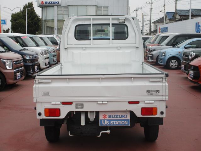 キャリイトラック KCエアコンパワステ農繁 6型 横滑り防止機能 オートライト 5MT車両 パートタイム4WD車両 AM・FMラジオ 点検整備記録簿 取扱説明書 マニュアルエアコン デフロック 荷台ステップ 荷台作業灯(25枚目)